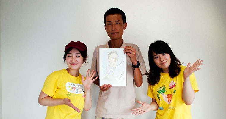 ウチコミ！宣伝部と小川オーナーの記念写真