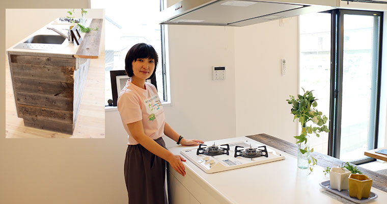 木のぬくもりを感じるUSA古材を使ったアイランドキッチン